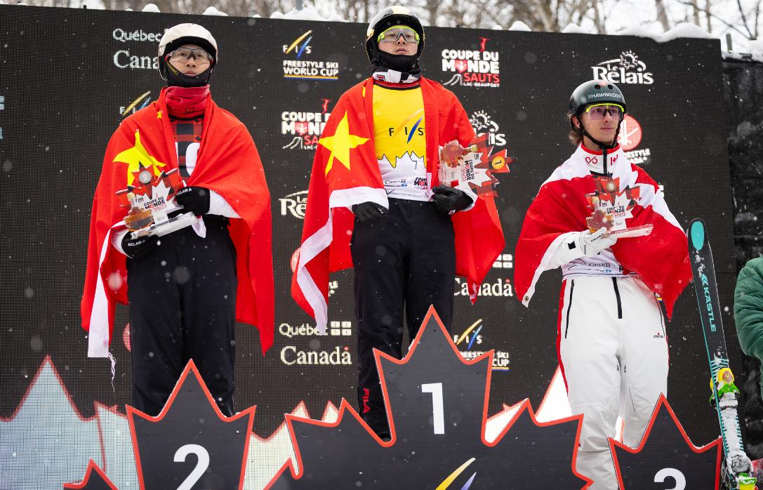 KAIYUN SPORTS-澳大利亚队观众热烈欢呼！，阿扎伦卡迎来二十赛季出色发挥比赛高潮迭起的简单介绍